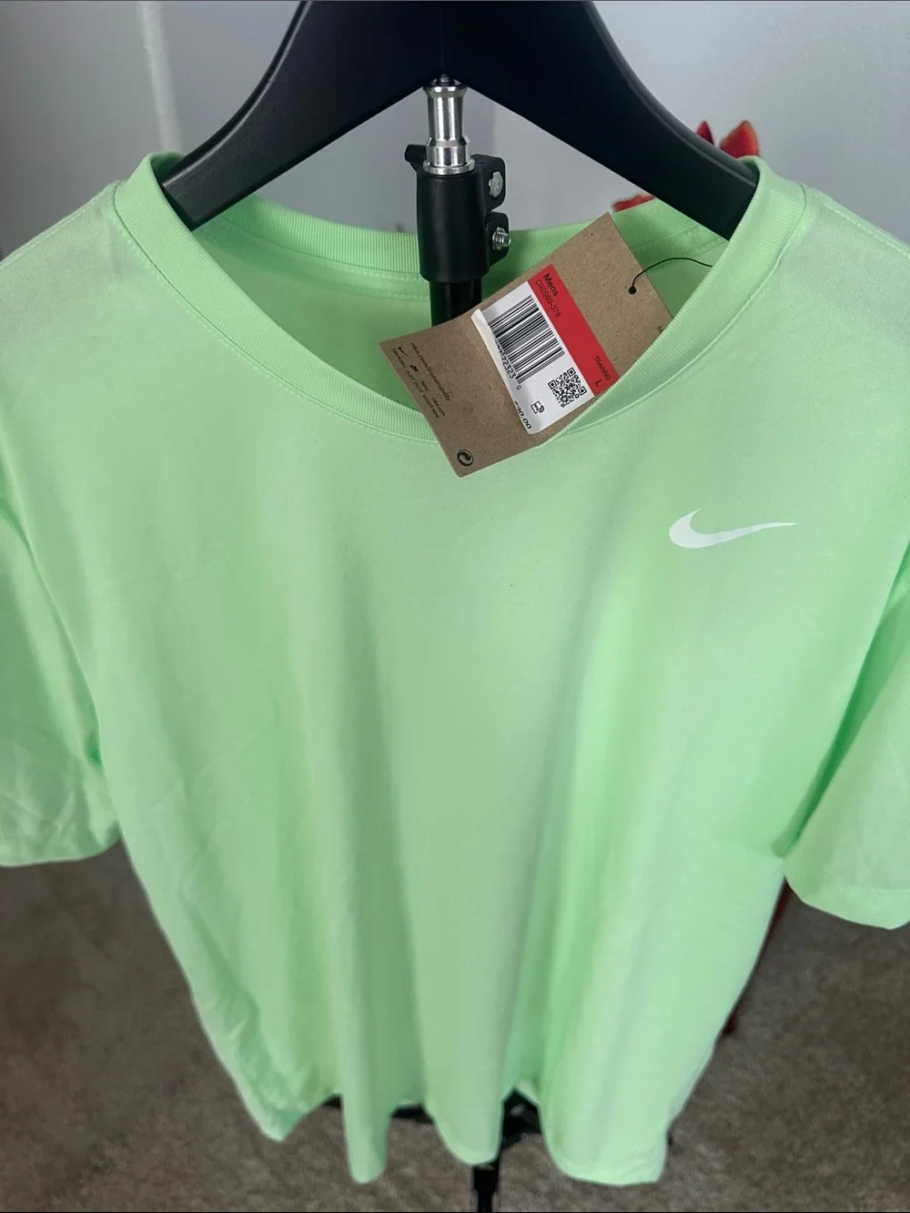 Nike Men’s Neon Green Short-Sleeve Tee dry fit
